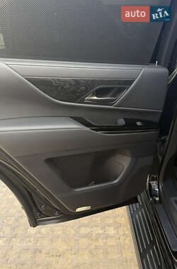 Позашляховик / Кросовер Lexus LX 2024 в 