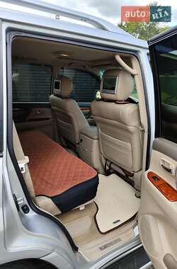 Позашляховик / Кросовер Lexus LX 2006 в 