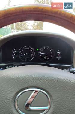Позашляховик / Кросовер Lexus LX 2006 в 