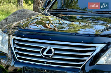Позашляховик / Кросовер Lexus LX 2009 в 