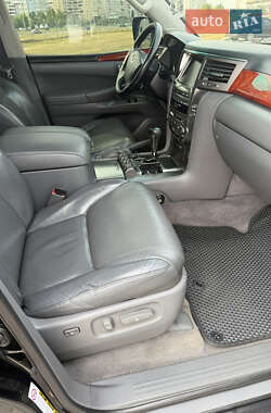 Внедорожник / Кроссовер Lexus LX 2008 в 