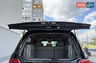 Позашляховик / Кросовер Lexus LX 2006 в 