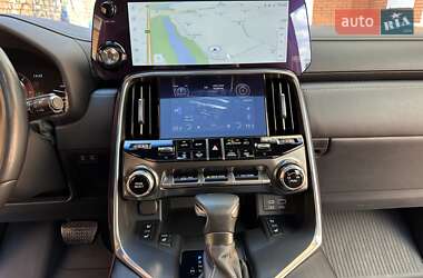Внедорожник / Кроссовер Lexus LX 2022 в 