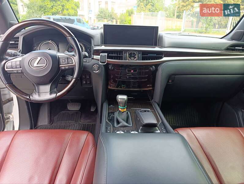Позашляховик / Кросовер Lexus LX 2017 в Вінниці