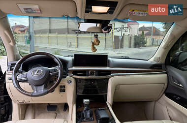 Внедорожник / Кроссовер Lexus LX 2016 в 