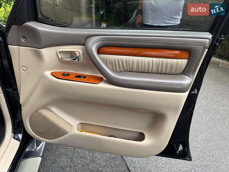 Внедорожник / Кроссовер Lexus LX 2004 в Киеве