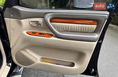 Внедорожник / Кроссовер Lexus LX 2004 в 