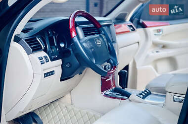 Внедорожник / Кроссовер Lexus LX 2008 в 