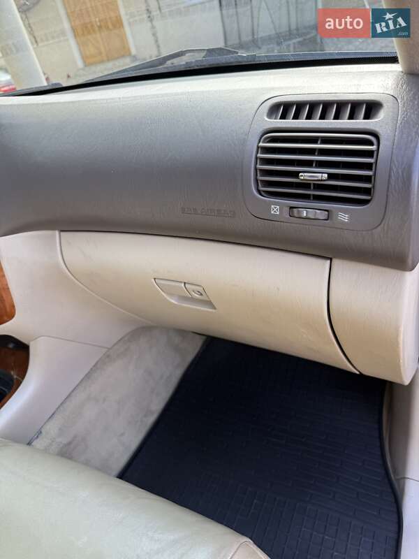 Внедорожник / Кроссовер Lexus LX 2004 в Косове