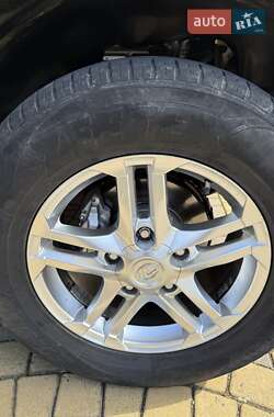 Внедорожник / Кроссовер Lexus LX 2004 в 