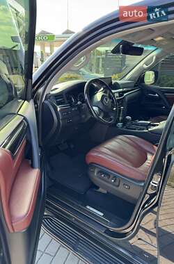 Внедорожник / Кроссовер Lexus LX 2016 в 