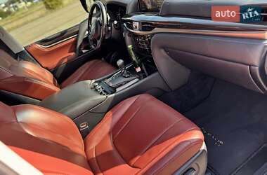 Внедорожник / Кроссовер Lexus LX 2016 в 