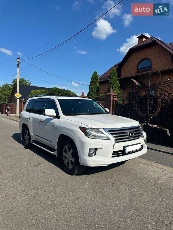 Внедорожник / Кроссовер Lexus LX 2008 в 