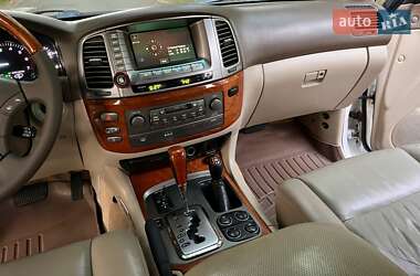 Внедорожник / Кроссовер Lexus LX 2006 в 