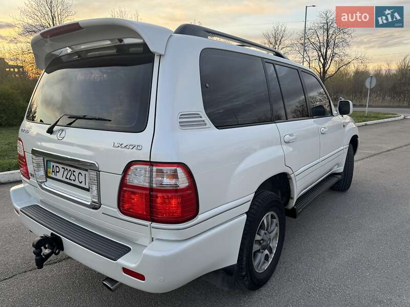 Внедорожник / Кроссовер Lexus LX 2003 в 