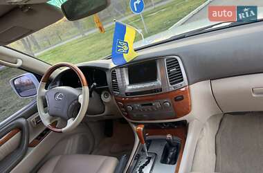 Внедорожник / Кроссовер Lexus LX 2003 в 