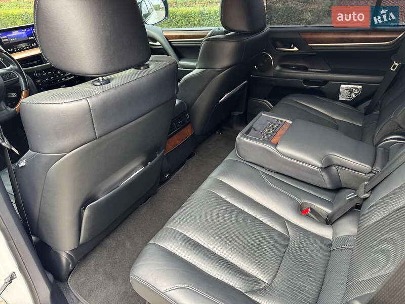 Позашляховик / Кросовер Lexus LX 2015 в Києві