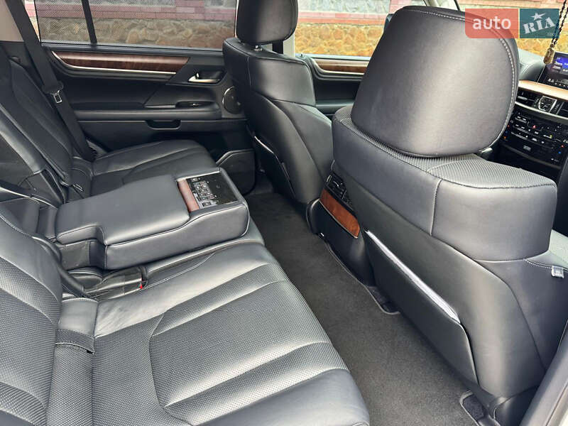 Позашляховик / Кросовер Lexus LX 2015 в Києві