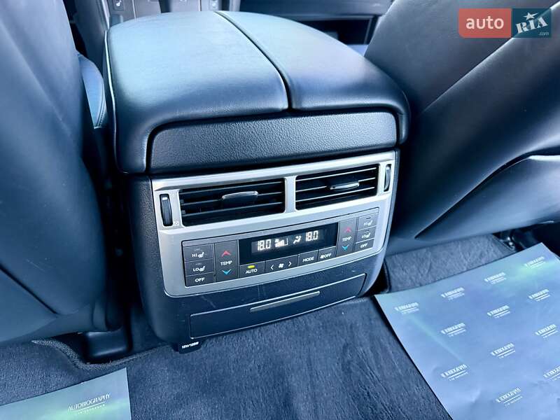 Внедорожник / Кроссовер Lexus LX 2012 в Киеве