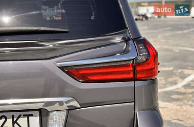 Внедорожник / Кроссовер Lexus LX 2017 в 
