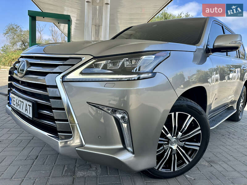 Позашляховик / Кросовер Lexus LX 2016 в Дніпрі