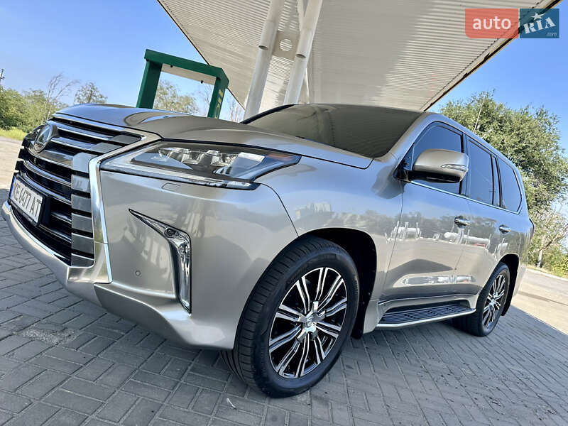 Позашляховик / Кросовер Lexus LX 2016 в Дніпрі