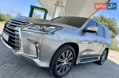Позашляховик / Кросовер Lexus LX 2016 в Дніпрі