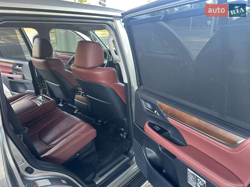 Позашляховик / Кросовер Lexus LX 2016 в Дніпрі