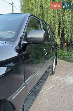 Внедорожник / Кроссовер Lexus LX 2004 в 