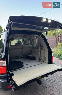 Внедорожник / Кроссовер Lexus LX 2004 в 