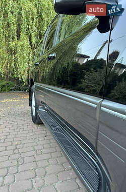 Внедорожник / Кроссовер Lexus LX 2004 в 