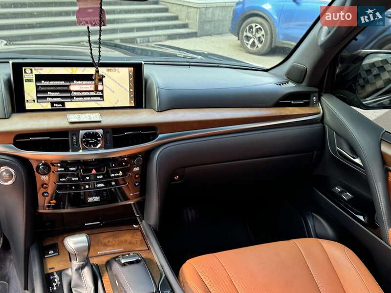 Внедорожник / Кроссовер Lexus LX 2016 в Одессе