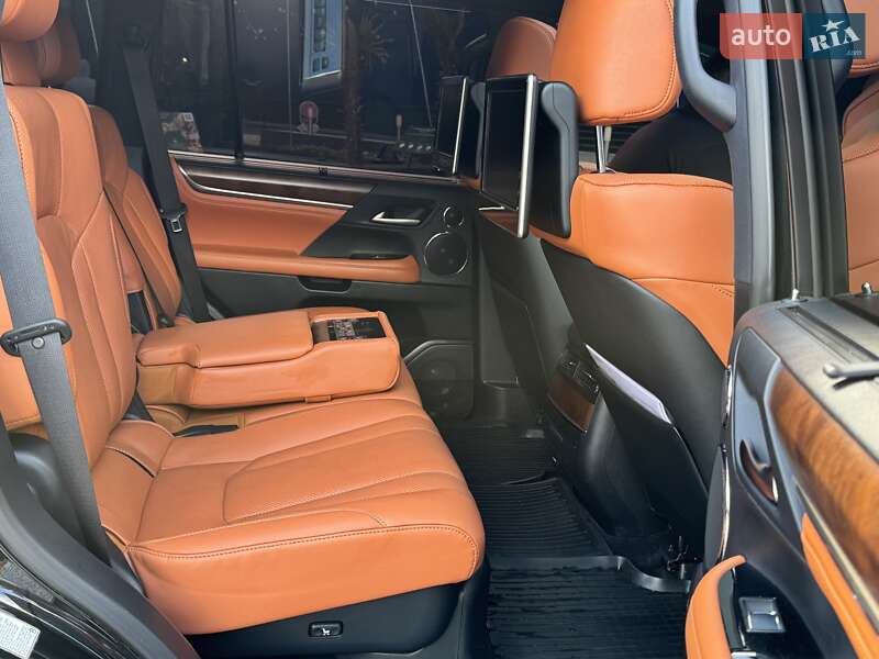 Внедорожник / Кроссовер Lexus LX 2016 в Одессе