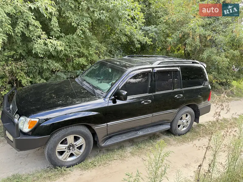 Lexus LX 2005
