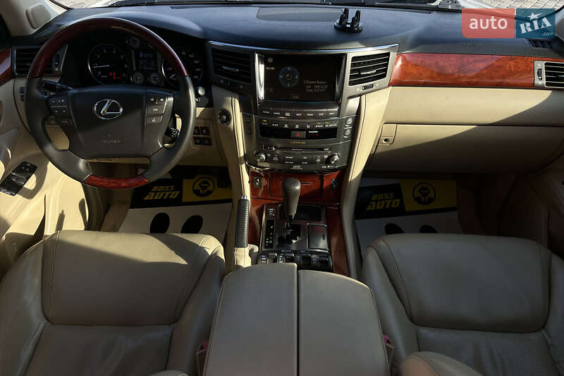 Позашляховик / Кросовер Lexus LX 2008 в Мукачевому