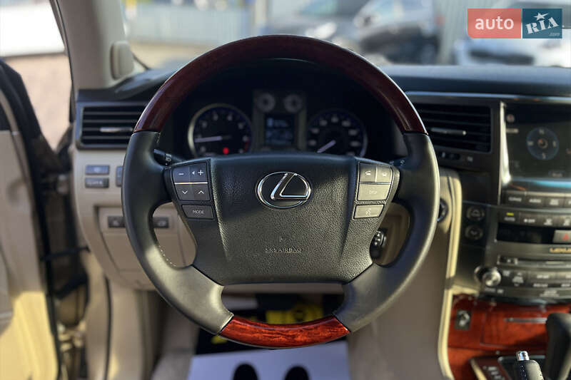 Позашляховик / Кросовер Lexus LX 2008 в Мукачевому