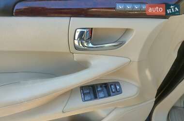 Внедорожник / Кроссовер Lexus LX 2008 в 