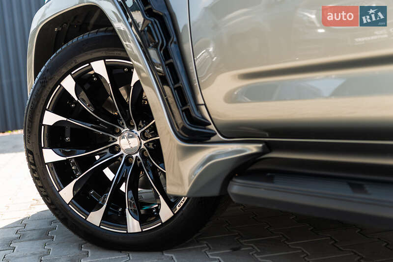 Позашляховик / Кросовер Lexus LX 2022 в Мукачевому