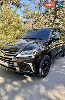 Позашляховик / Кросовер Lexus LX 2016 в 