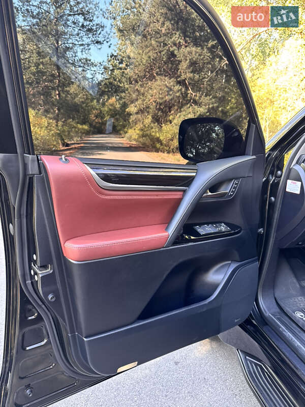 Внедорожник / Кроссовер Lexus LX 2016 в Днепре