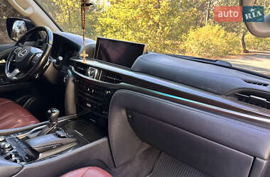 Позашляховик / Кросовер Lexus LX 2016 в 
