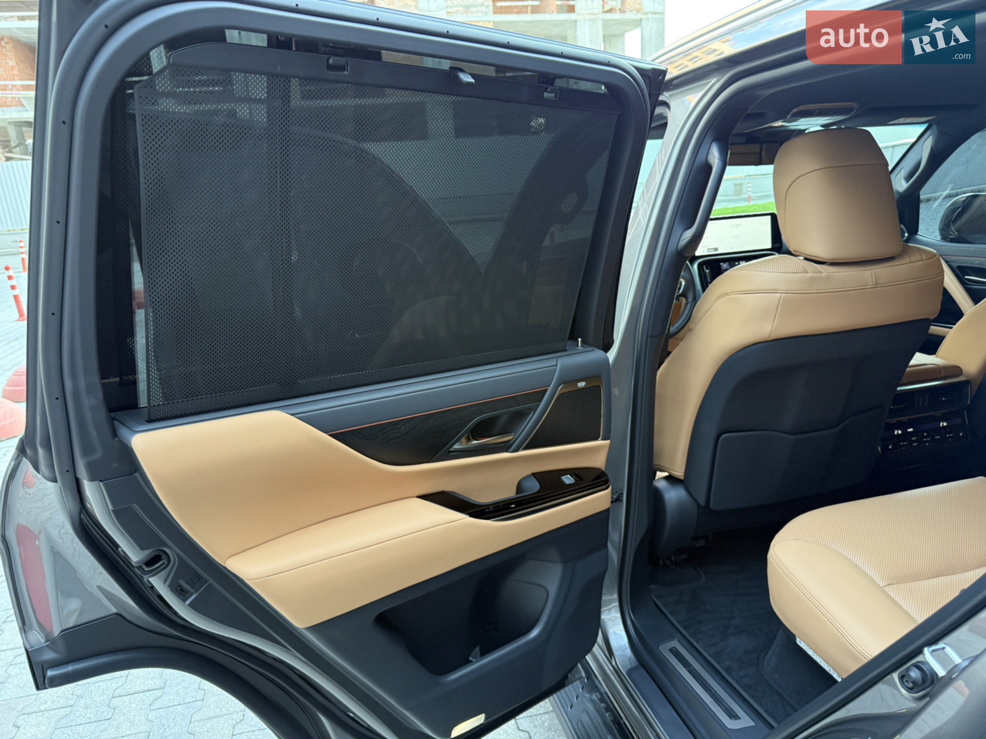 2025 Lexus LX - мініатюра 38