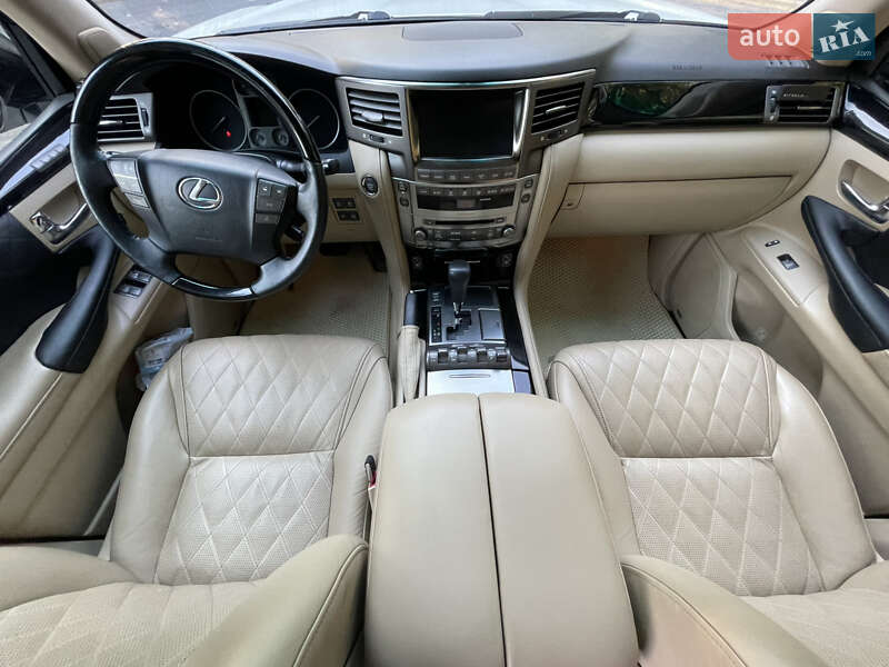 Внедорожник / Кроссовер Lexus LX 2011 в Черкассах