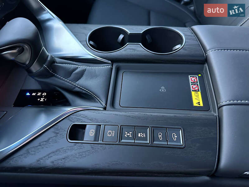 Позашляховик / Кросовер Lexus LX 2025 в Києві фото 43 Позашляховик / Кросовер Lexus LX 2025 в Києві