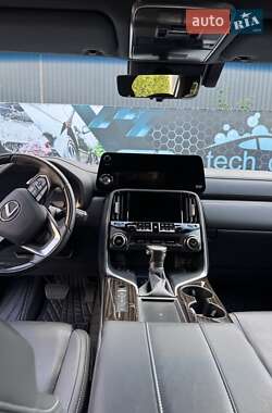 Внедорожник / Кроссовер Lexus LX 2022 в 