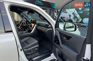 Внедорожник / Кроссовер Lexus LX 2022 в 