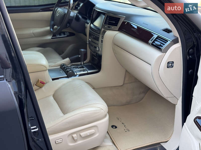 Позашляховик / Кросовер Lexus LX 2010 в Києві