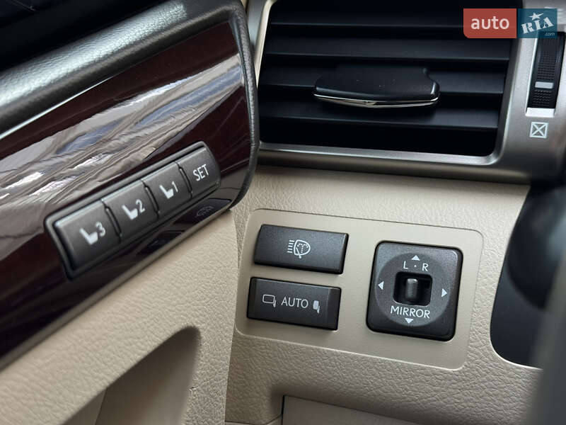 Позашляховик / Кросовер Lexus LX 2010 в Києві