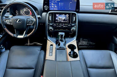 Внедорожник / Кроссовер Lexus LX 2022 в 