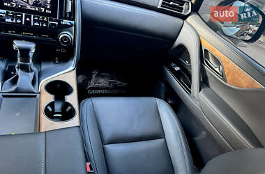 Внедорожник / Кроссовер Lexus LX 2022 в 
